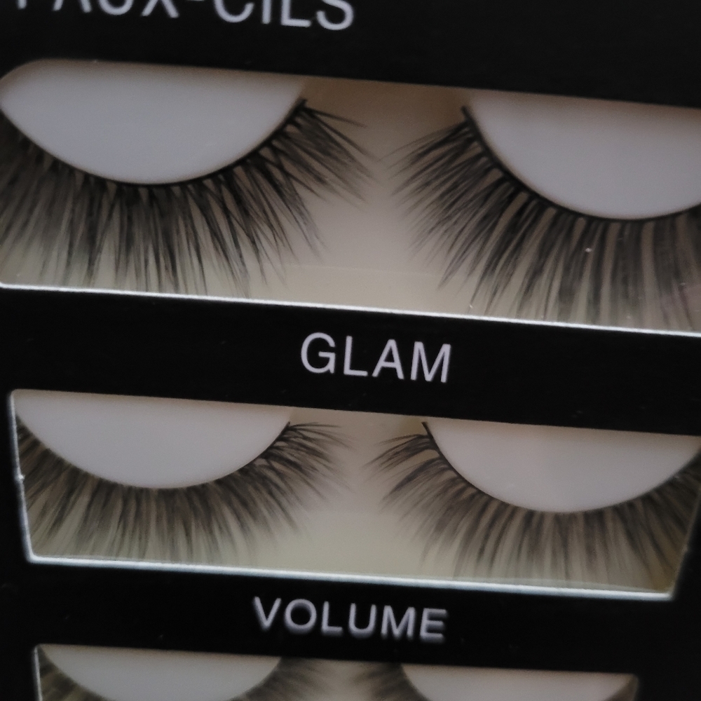 Eye Lashes - Picture 3 of 3